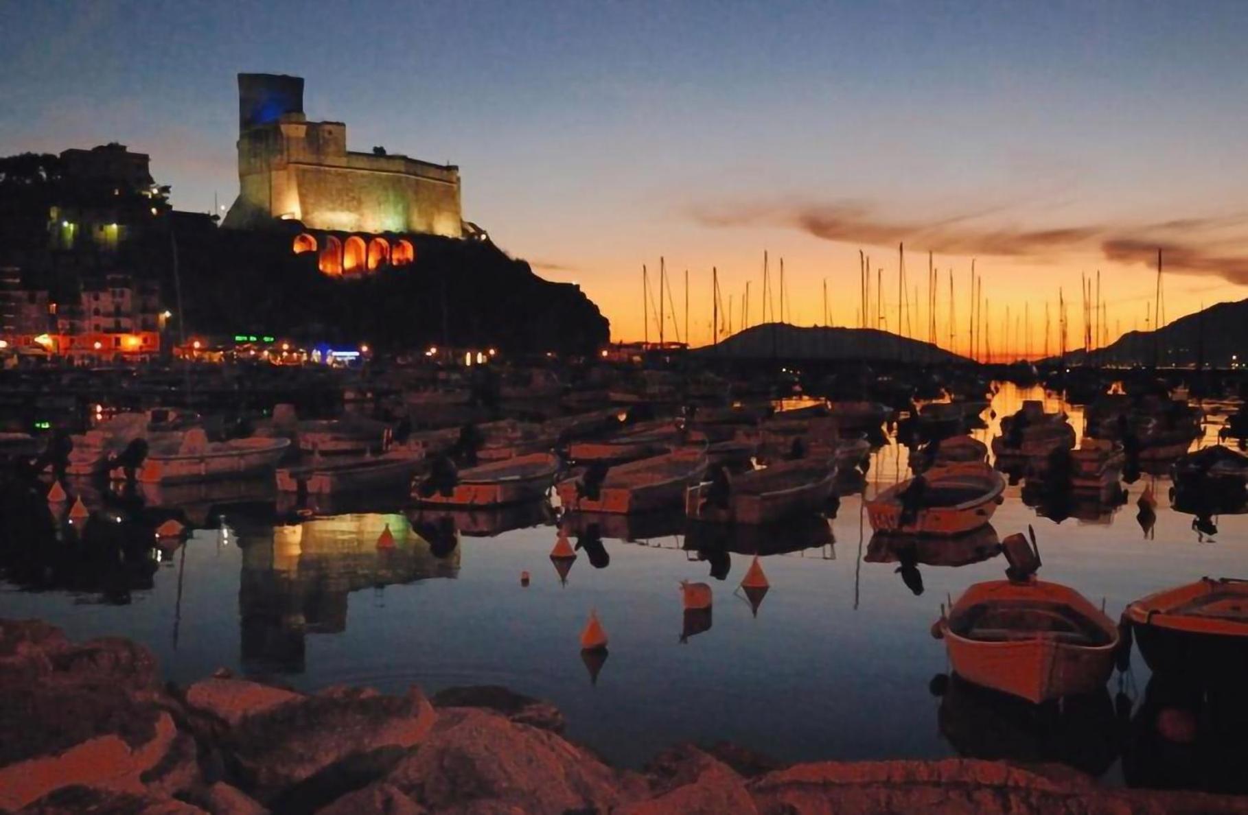 Affittacamere "In Piazzetta Da Vasco" Lerici Exteriér fotografie
