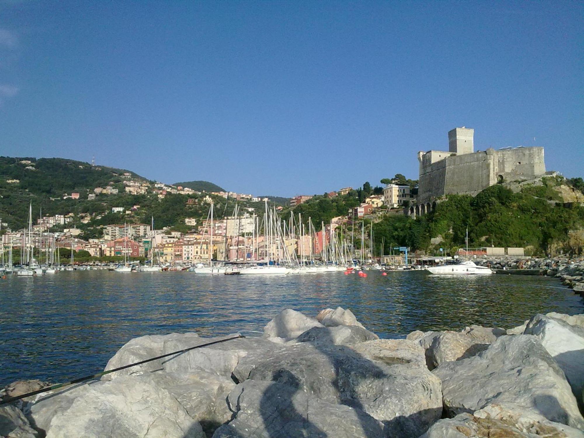 Affittacamere "In Piazzetta Da Vasco" Lerici Exteriér fotografie