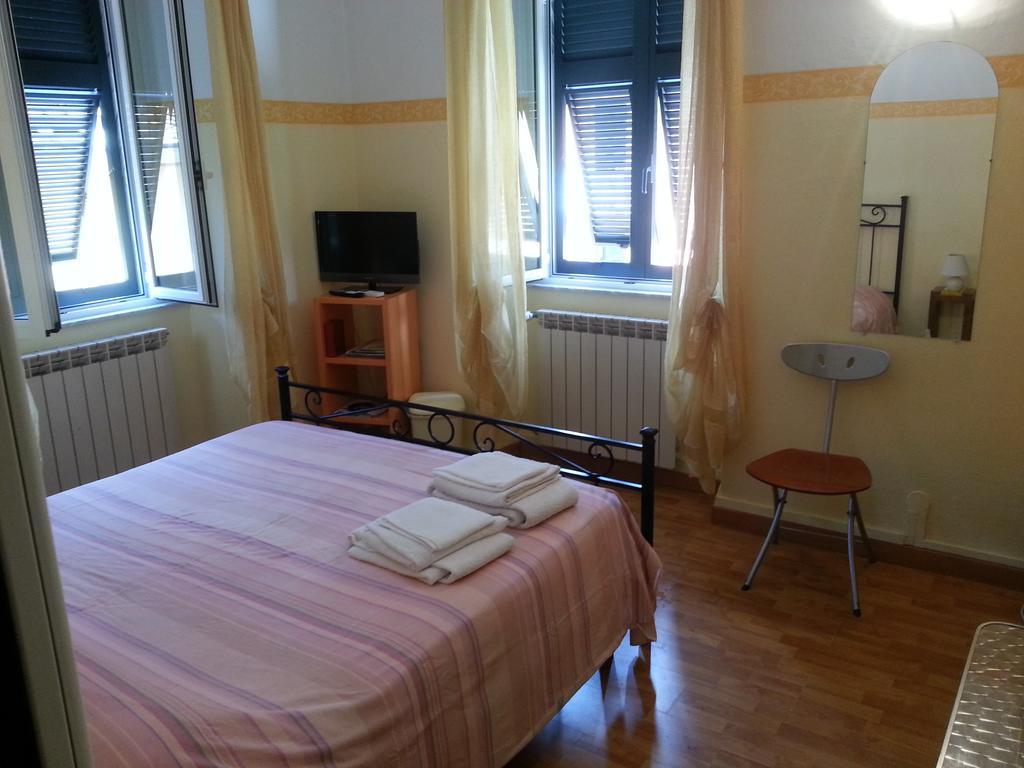 Affittacamere "In Piazzetta Da Vasco" Lerici Exteriér fotografie