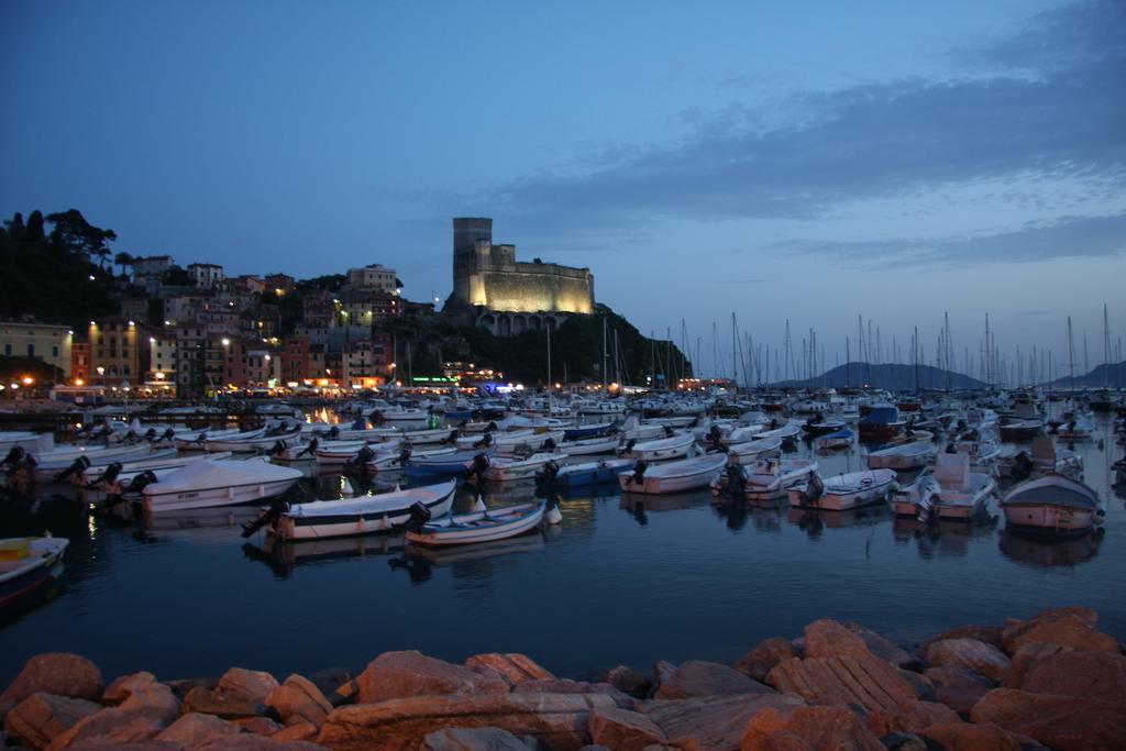 Affittacamere "In Piazzetta Da Vasco" Lerici Exteriér fotografie