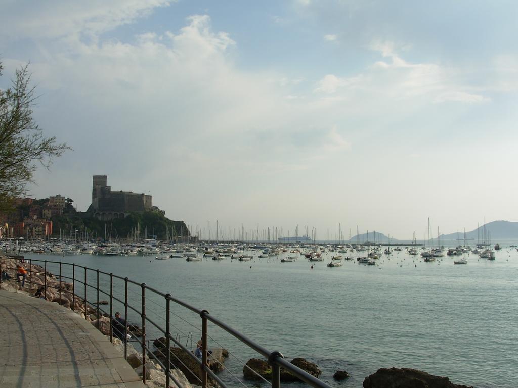 Affittacamere "In Piazzetta Da Vasco" Lerici Exteriér fotografie